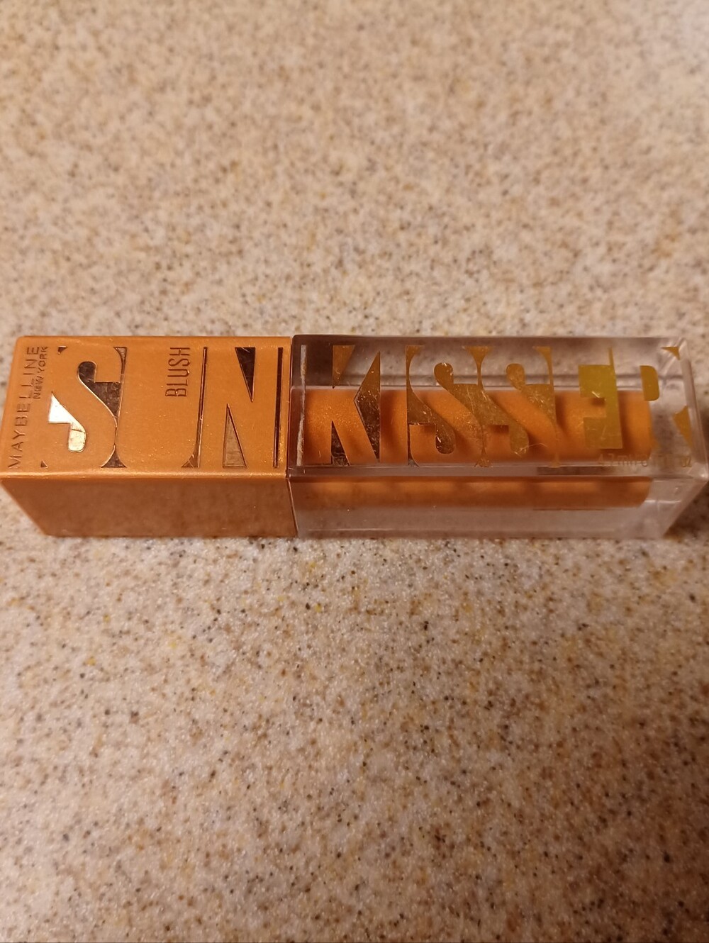 × Maybelline KISSED Blush Lip Oil in Metallic Copper Tone. Sun Tempt 10